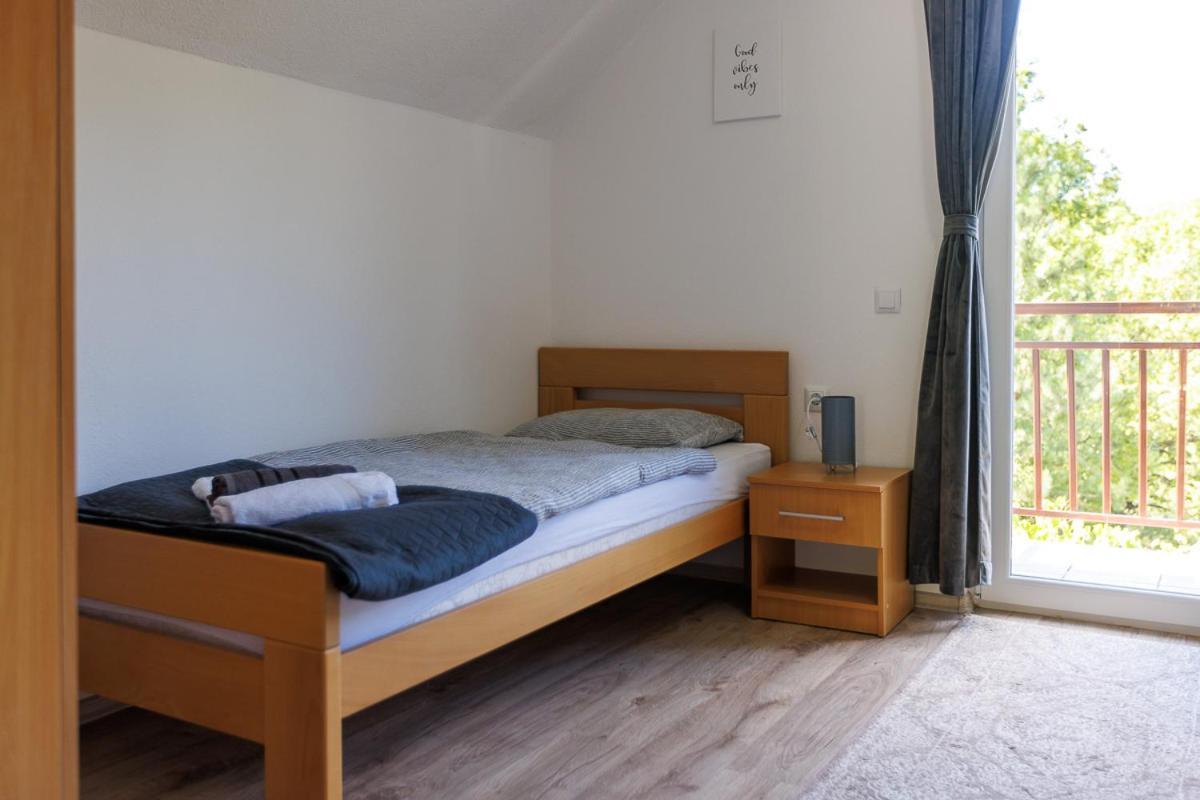 Aparthouse Bilic Apartment *